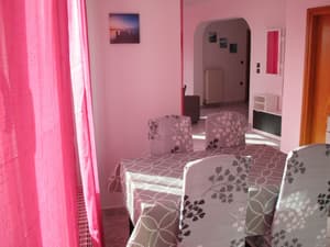 thumbnail: In-room dining