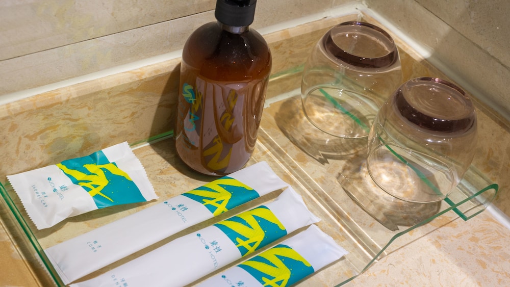 Bathroom amenities