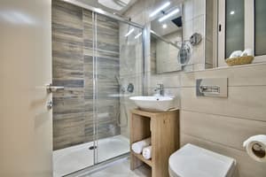 thumbnail: Bathroom sink
