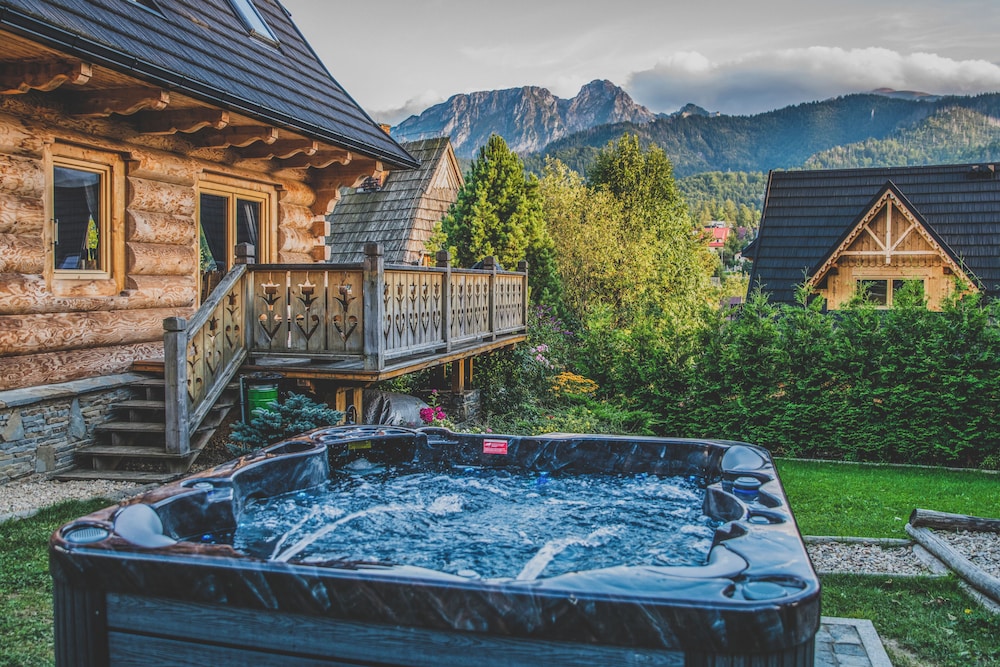 Jetted tub