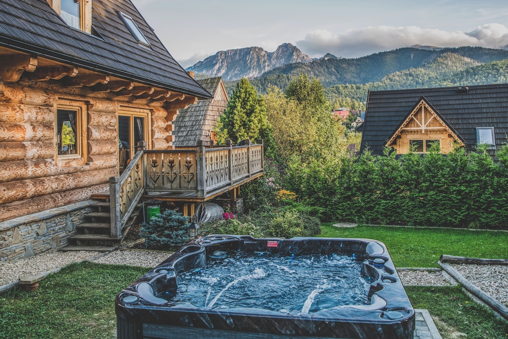 Jetted tub
