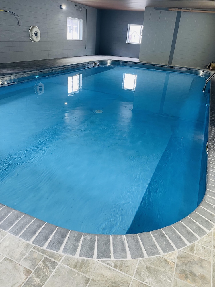 Swimming pool-spa