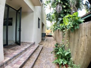 thumbnail: Exterior