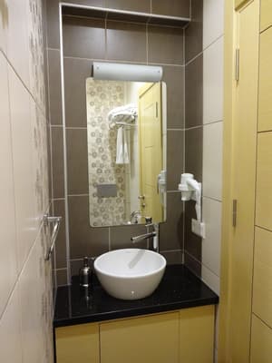 thumbnail: Bathroom sink