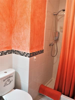 thumbnail: Bathroom shower