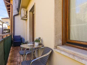 thumbnail: Balcony