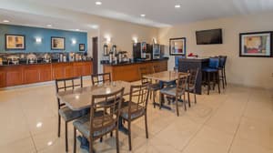thumbnail: Breakfast area