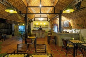 thumbnail: Restaurant