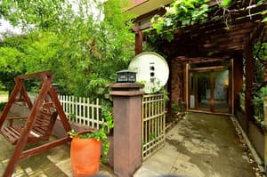 thumbnail: Interior entrance
