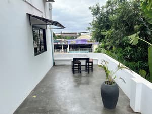 thumbnail: Terrace/patio