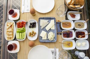 thumbnail: Outdoor dining