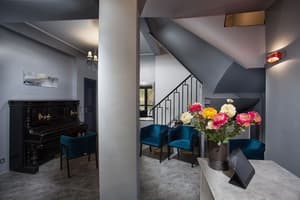 thumbnail: Interior entrance