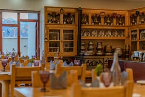 thumbnail: Restaurant