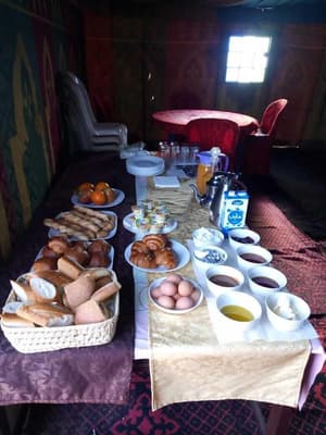 thumbnail: Breakfast area