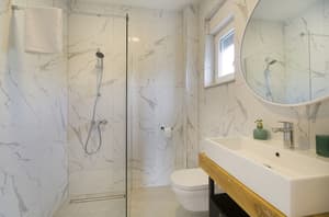 thumbnail: Bathroom shower