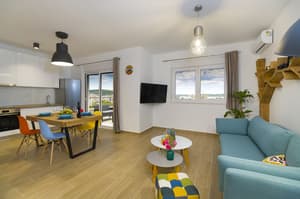 thumbnail: In-room dining