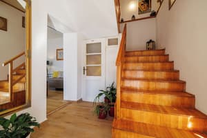 thumbnail: Staircase