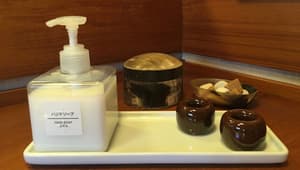 thumbnail: Bathroom amenities