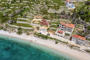 thumbnail: Exterior detail