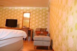 thumbnail: Room