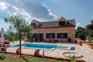 thumbnail: Outdoor pool