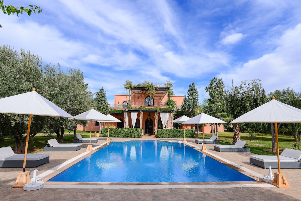 Private pool