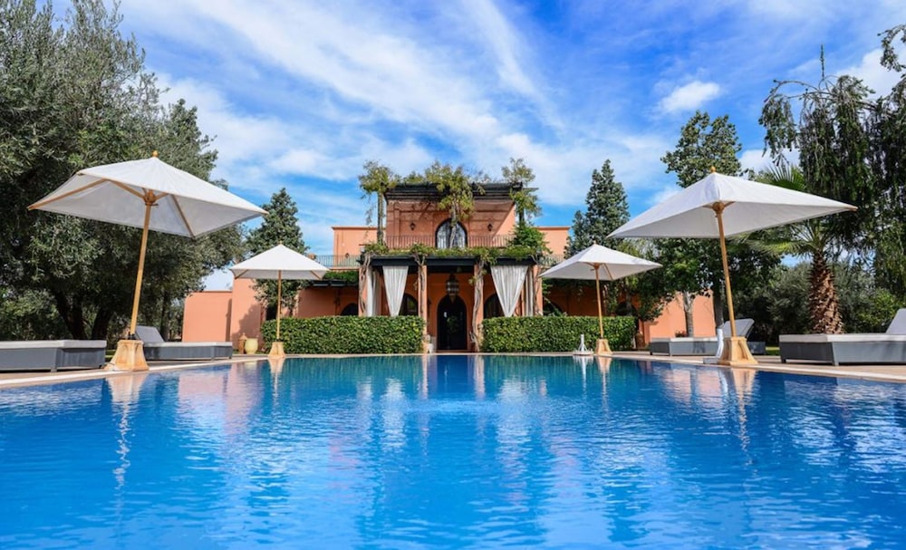 Private pool