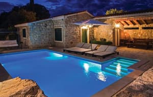 thumbnail: Outdoor pool
