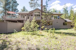 thumbnail: Front of property