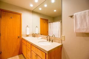 thumbnail: Bathroom sink