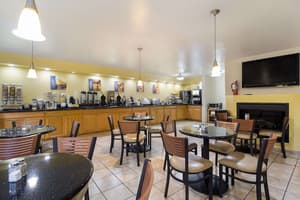 thumbnail: Breakfast area