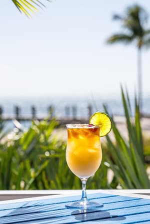 thumbnail: Poolside bar