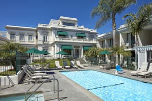 thumbnail: Front of property