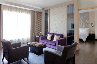76522238-H1-Executive_Suite_Room.jpg