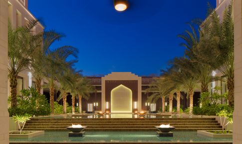 The_Straits_Restaurant,_Waterside_Terrace.jpg