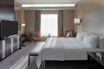 76523002-H1-Presidential_Suite_Bedroom.jpg