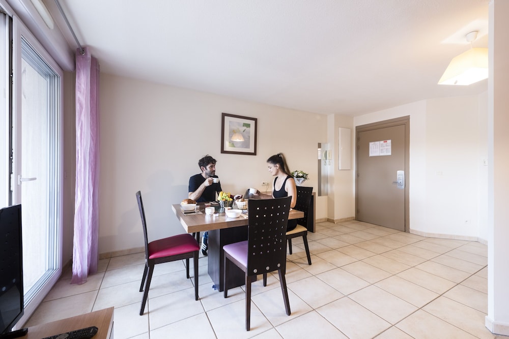 Restaurant-cafeteria
