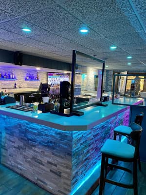 thumbnail: Nightclub