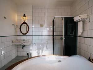 thumbnail: Jetted tub