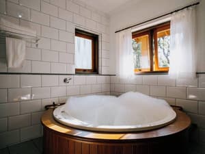 thumbnail: Jetted tub