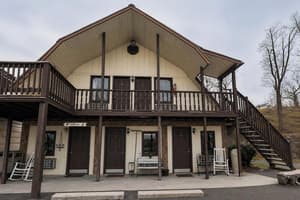 thumbnail: Front of property