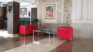 thumbnail: Lobby sitting area