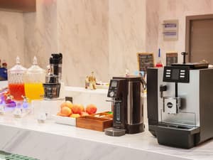 thumbnail: Breakfast area