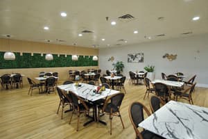 thumbnail: Restaurant