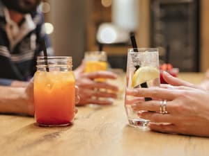 thumbnail: Bar (on property)