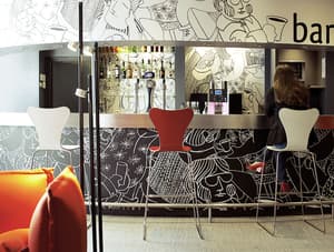 thumbnail: Bar (on property)