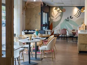 thumbnail: Restaurant
