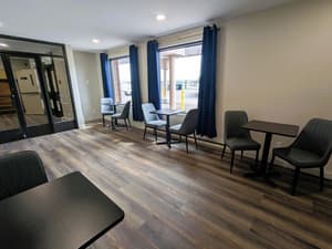 thumbnail: Lobby sitting area