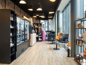 thumbnail: Bar (on property)