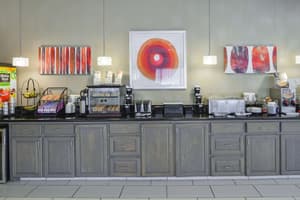 thumbnail: Breakfast area